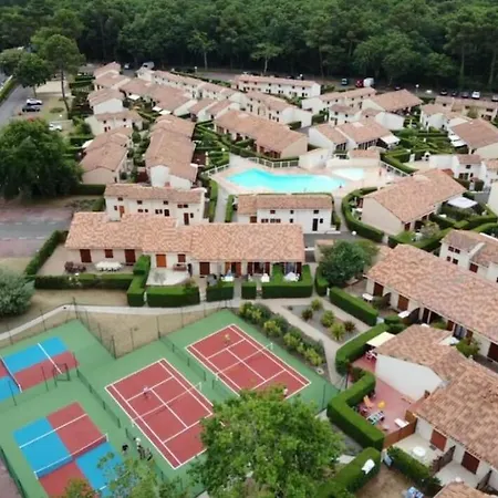 La Maisonnette D'elo - 4 Personnes Piscine *